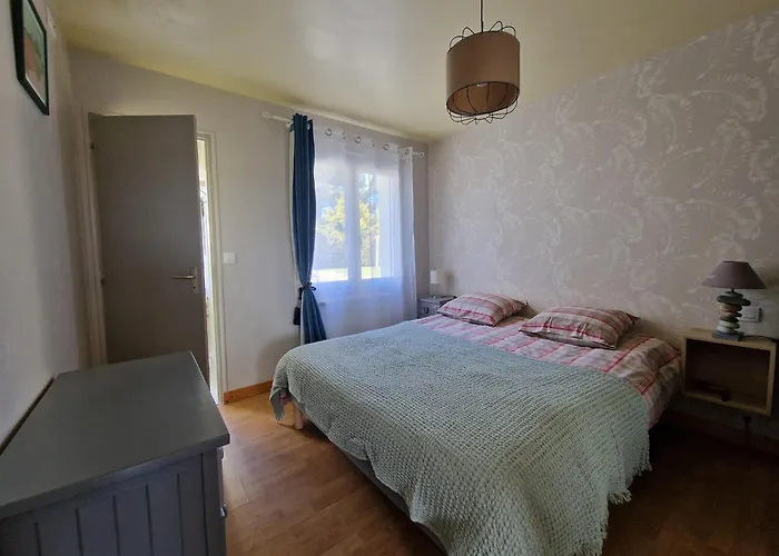 Nice Holiday Home With Beautiful Garden, Paimpol